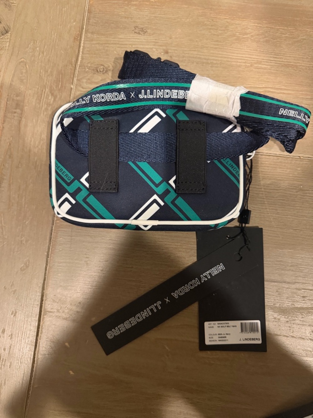 J. Lindeberg Women's Green Blue X
Nelly Korda Logo-print Belt Bag